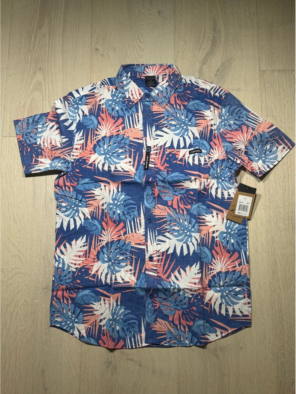 Big Chill Men's Short Sleeve Button-Up Shirt Size S Navy Tropical Print